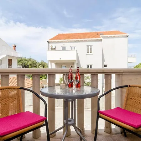 شقة & Cina - Basic Studio With Balcony And Sea View