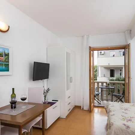 شقة & Cina - Basic Studio With Balcony And Sea View